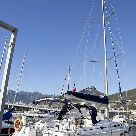 Botel Vista Mare Charter Bed&boat Salerno