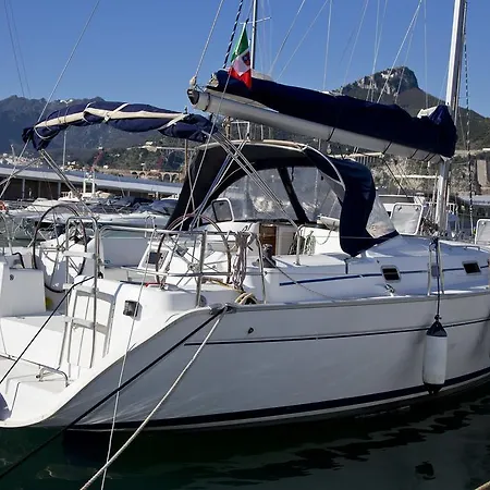 Botel Vista Mare Charter Bed&boat Salerno